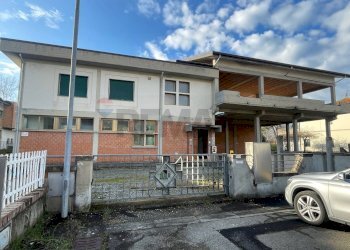 esterno - Capannone Cerreto Guidi - foto 7