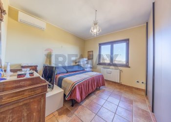 Camera / camera da letto - Villa Via Monte Topino
 
40, Sutri - foto 54