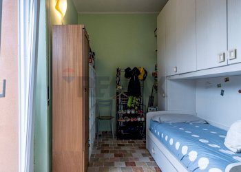 Camera / camera da letto - Trilocale Via Tommaso Grossi
 
4, Erba - foto 26