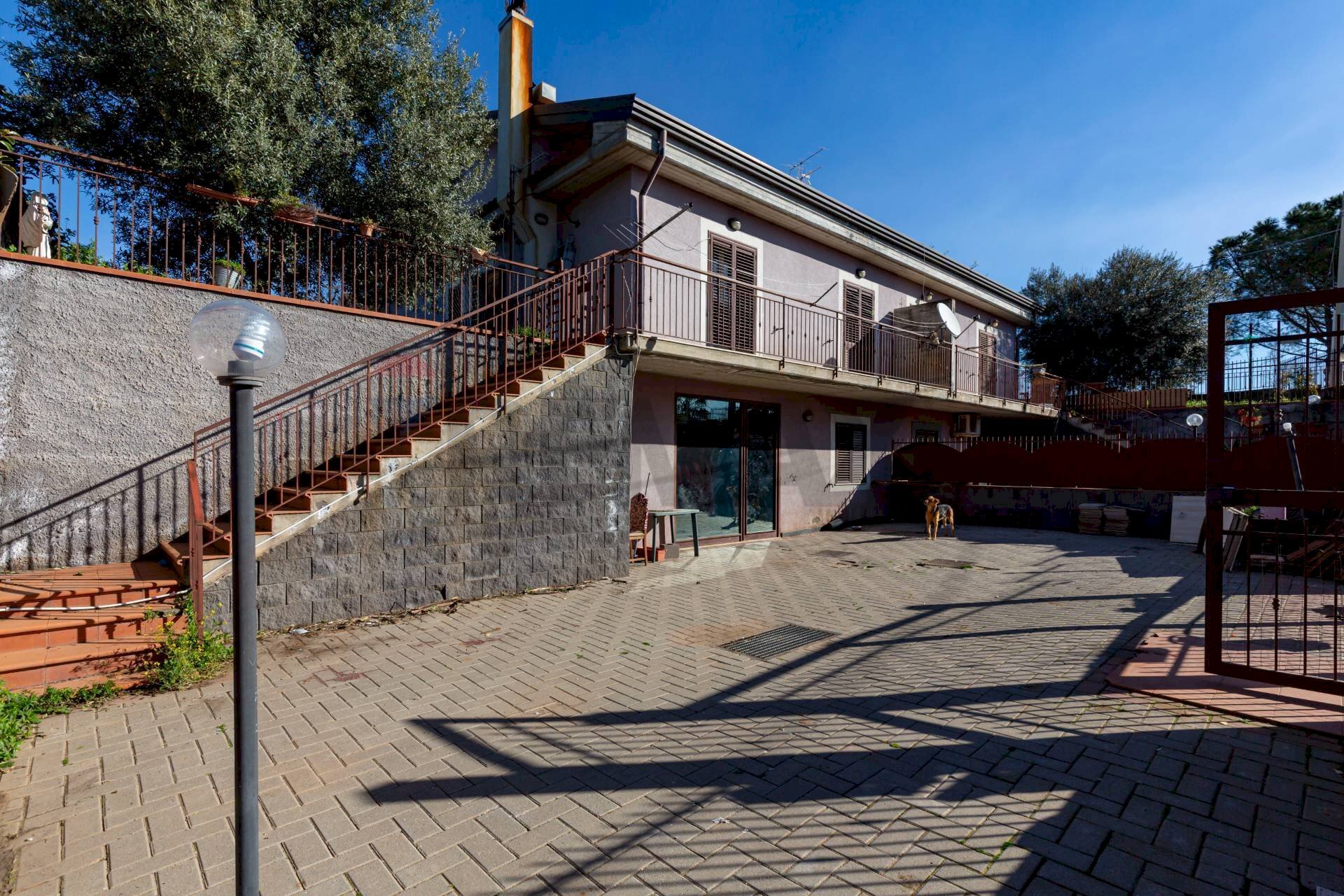 Edificio all\'aperto - Villa via Aosta
 
6, Mascalucia - foto 2