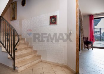 Scale - Villa via Aosta
 
6, Mascalucia - foto 11