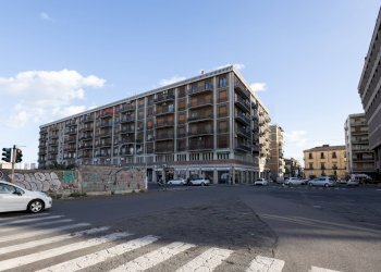 Edificio all\'aperto - Ufficio Corso Martiri Della Liberta'
 
14, Catania - foto 1