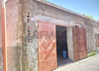 Edificio all\'aperto - Casa indipendente via mongiovi'
 
5, Catania - foto 1