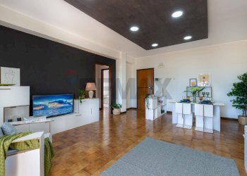 Soggiorno - Quadrilocale via giuseppe garibaldi
 
33, San Giovanni la Punta - foto 2