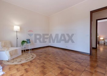 Soggiorno - Quadrilocale via giuseppe garibaldi
 
33, San Giovanni la Punta - foto 9