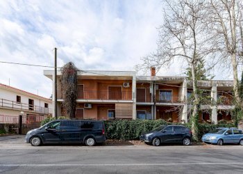 Edificio all\'aperto - Quadrilocale via giuseppe garibaldi
 
33, San Giovanni la Punta - foto 18