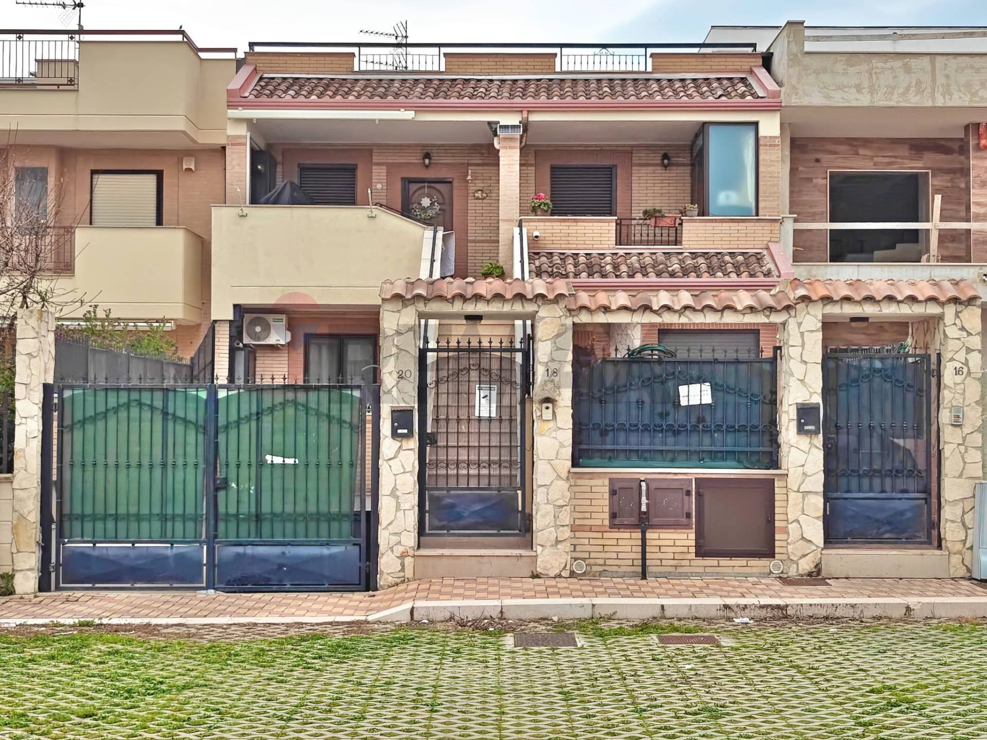 Edificio all\'aperto - Independent house Manfredonia - photo 3