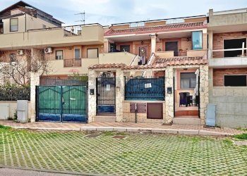 Edificio all\'aperto - Casa indipendente Manfredonia - foto 2