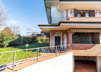 Casa all\'aperto - Villa Via Grazia Deledda
 
24, Casaletto Lodigiano - foto 33