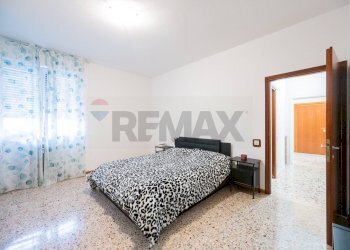 Camera / camera da letto - Quadrilocale Via Nello Catellani
 
3, Guastalla - foto 17