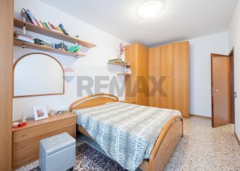 Camera / camera da letto - Quadrilocale Via Nello Catellani
 
3, Guastalla - foto 23