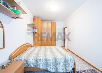 Camera / camera da letto - Quadrilocale Via Nello Catellani
 
3, Guastalla - foto 24