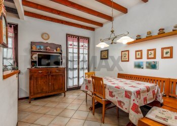 Sala da pranzo - Villa VIA DUE GIUGNO
 
6, Treviolo - photo 15