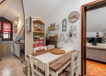 Sala da pranzo - Villa VIA DUE GIUGNO
 
6, Treviolo - photo 31