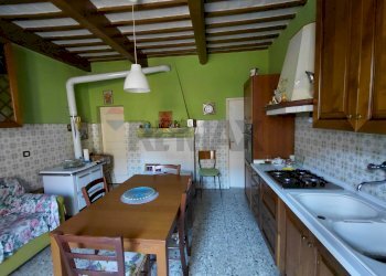Cucina - Casa semi indipendente Frazione Serradica
 
30, Fabriano - foto 5