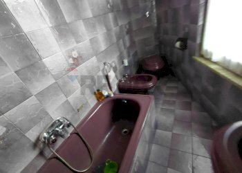 Bagno - Casa semi indipendente Frazione Serradica
 
30, Fabriano - foto 6