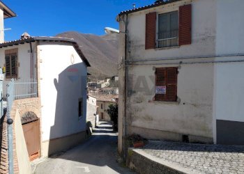 Casa all\'aperto - Casa semi indipendente Frazione Serradica
 
30, Fabriano - foto 19