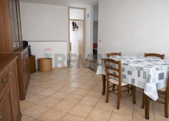 Sala da pranzo 2 - Quadrilocale Via Monte San Gabriele
 
42, Novara - foto 6