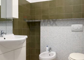 Bagno - Quadrilocale Via Monte San Gabriele
 
42, Novara - foto 7