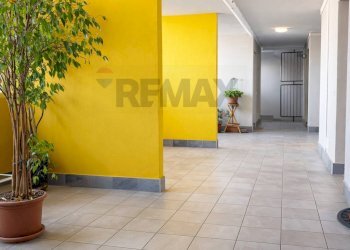 Hall / corridoio - Quadrilocale Via Monte San Gabriele
 
42, Novara - foto 15