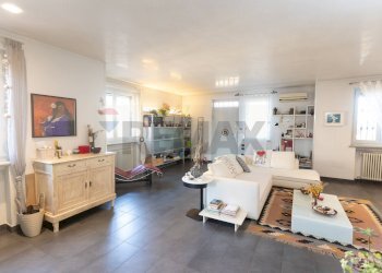 Soggiorno - Villa a Schiera Via Massimo D'Antona
9, Collecchio - foto 6