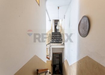 Scale - Stabile - Palazzo Piazza della libertà
 
6, Salsomaggiore Terme - foto 8