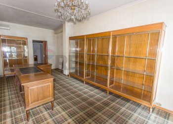 Sala da pranzo - Shop Viale G.D. Romagnosi
 
5/A, Salsomaggiore Terme - photo 6