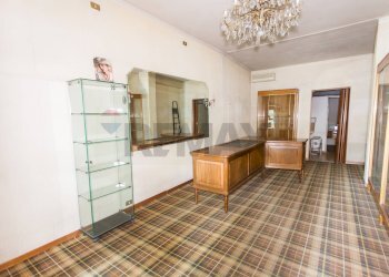 Stanza vuota - Shop Viale G.D. Romagnosi
 
5/A, Salsomaggiore Terme - photo 22