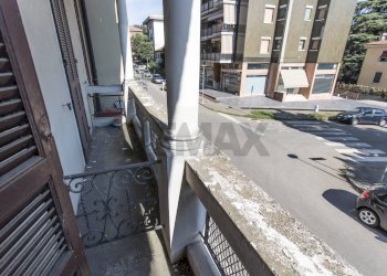 Balcone - Stabile - Palazzo Via G. Puccini
 
12, Salsomaggiore Terme - foto 6