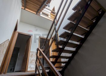 Scale - Stabile - Palazzo Via G. Puccini
 
12, Salsomaggiore Terme - foto 8