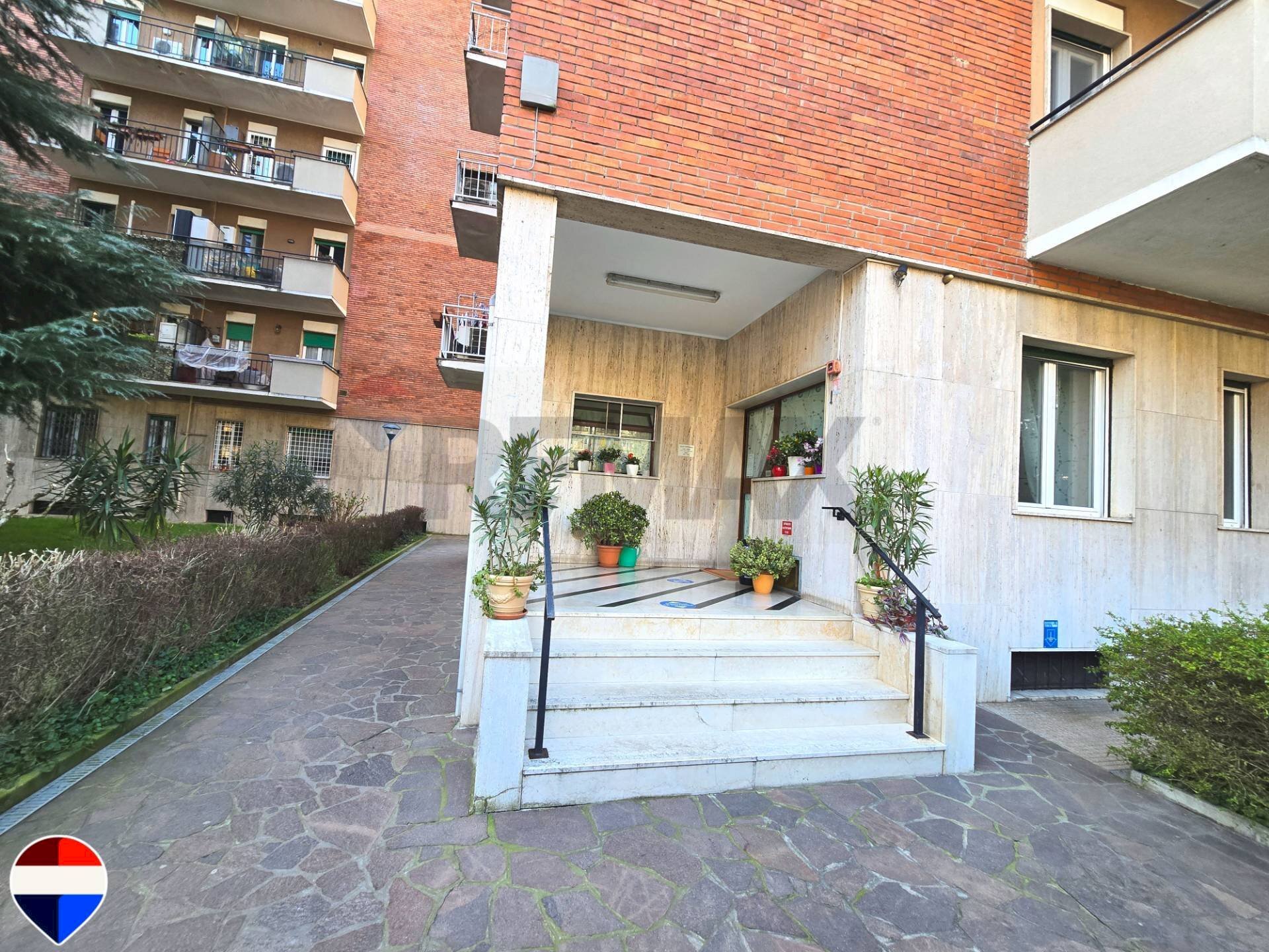Edificio all\'aperto - Bilocale Viale San Gimignano
 
9, Milano - foto 2