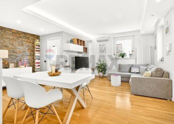 Sala da pranzo - Casa semi indipendente Via Perego
 
33 D, Sumirago - foto 4