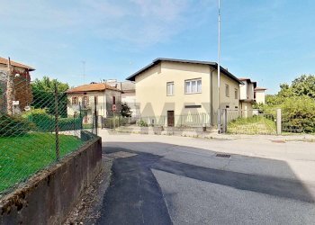 Casa all\'aperto - Casa indipendente VIA MONTELLO
 
21, Sesto Calende - foto 2