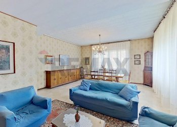 Sala da pranzo - Casa indipendente VIA MONTELLO
 
21, Sesto Calende - foto 18