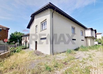 Casa all\'aperto - Casa indipendente VIA MONTELLO
 
21, Sesto Calende - foto 40