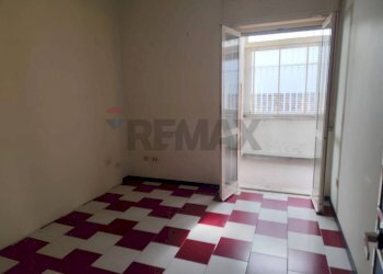 Stanza vuota - Trilocale Via Guantai Ad Orsolone, Napoli - foto 4