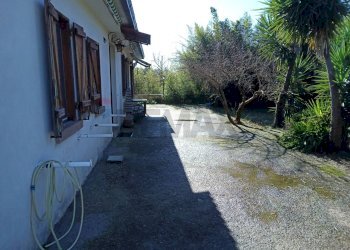 Giardino - Villa Via Portaturo
 
snc, Fondi - foto 1