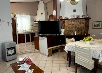 Sala da pranzo - Villa Eleuterio, Misilmeri - photo 11