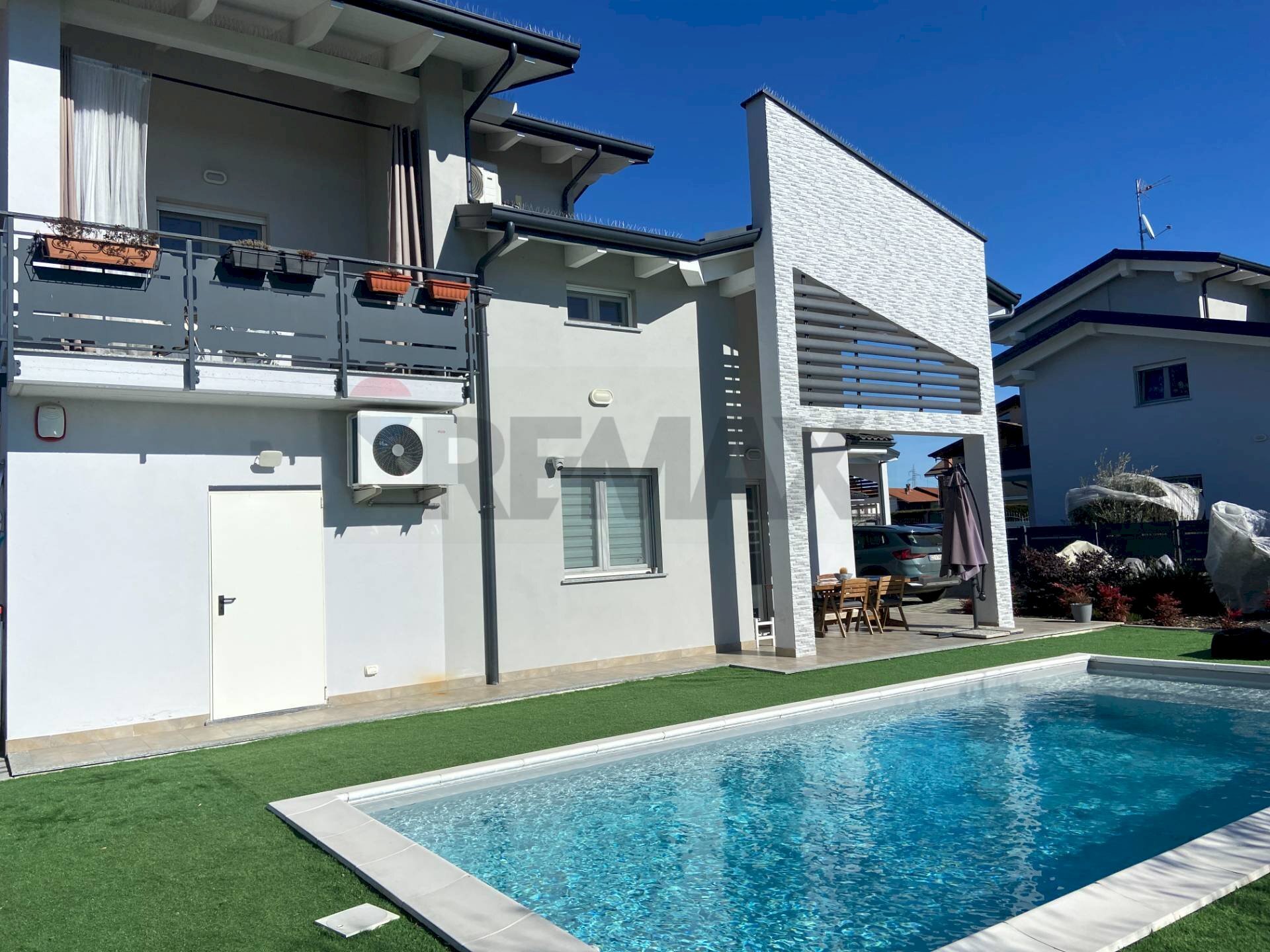 Piscina - Casa indipendente località Tedeschi
 
127, Leini - foto 2