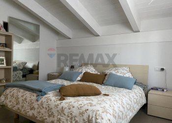 Camera / camera da letto - Casa indipendente località Tedeschi
 
127, Leini - foto 23