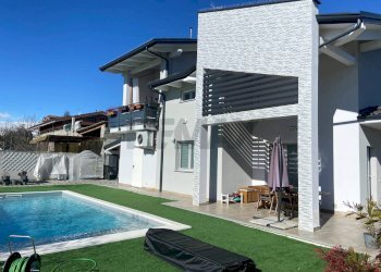 Piscina - Casa indipendente località Tedeschi
 
127, Leini - foto 30