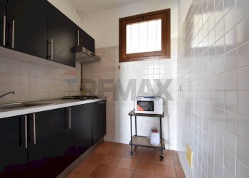 Cucina - Appartamento Via Roma
 
47, Pella - foto 12