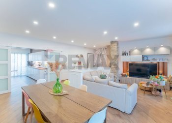 Sala da pranzo - Appartamento Via Mazzini
 
1, Meina - foto 3