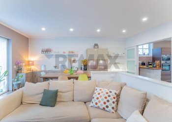 Soggiorno - Appartamento Via Mazzini
 
1, Meina - foto 14