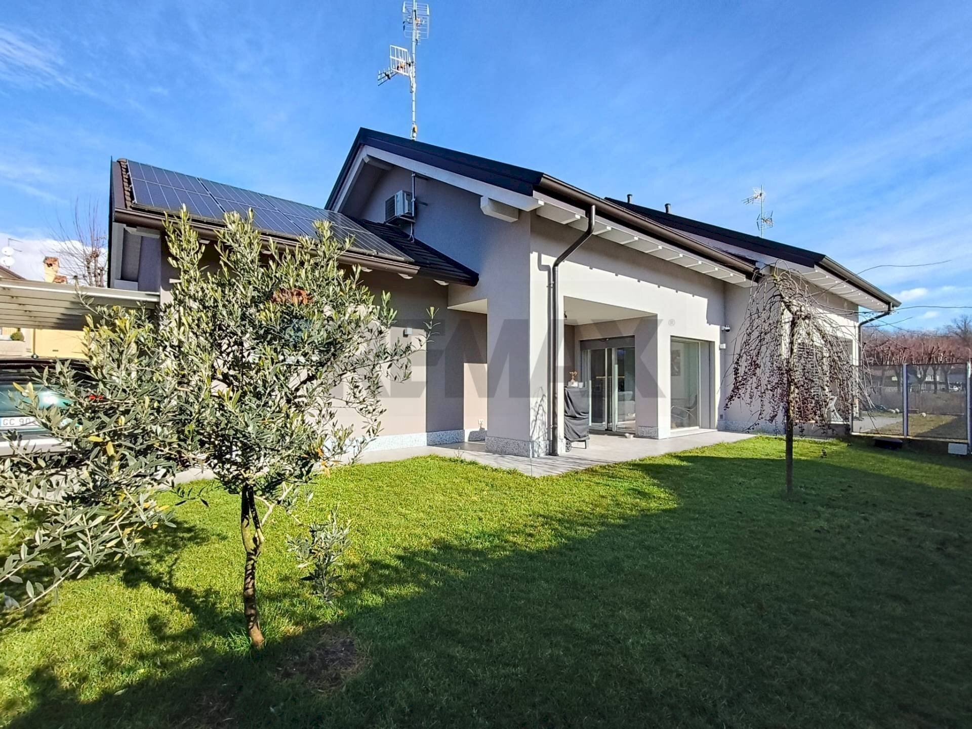 Casa all\'aperto - Semi-detached house Via Monte Pasubio
 
16, Oleggio Castello - photo 1