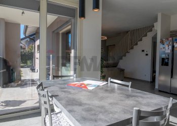 Terrazza - Casa semi indipendente Via Monte Pasubio
 
16, Oleggio Castello - foto 2