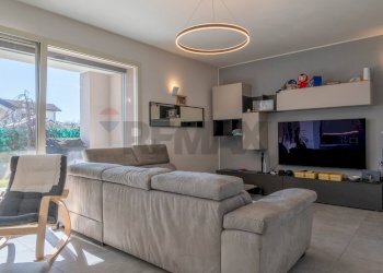 Soggiorno - Casa semi indipendente Via Monte Pasubio
 
16, Oleggio Castello - foto 3