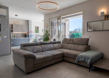 Soggiorno - Casa semi indipendente Via Monte Pasubio
 
16, Oleggio Castello - foto 4