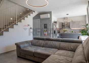 Soggiorno - Casa semi indipendente Via Monte Pasubio
 
16, Oleggio Castello - foto 5