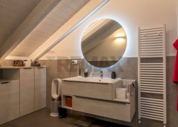 Bagno - Casa semi indipendente Via Monte Pasubio
 
16, Oleggio Castello - foto 9